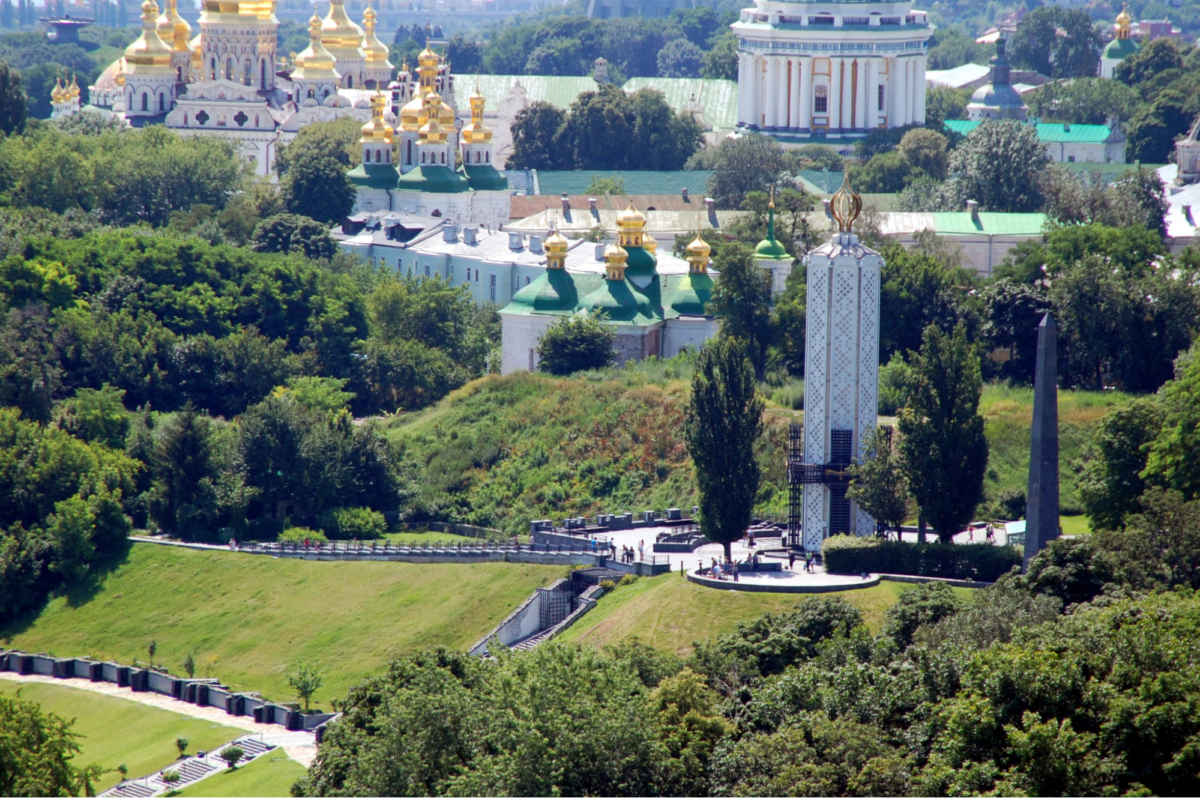 Меморіал жертвам Голодоморів в Україні